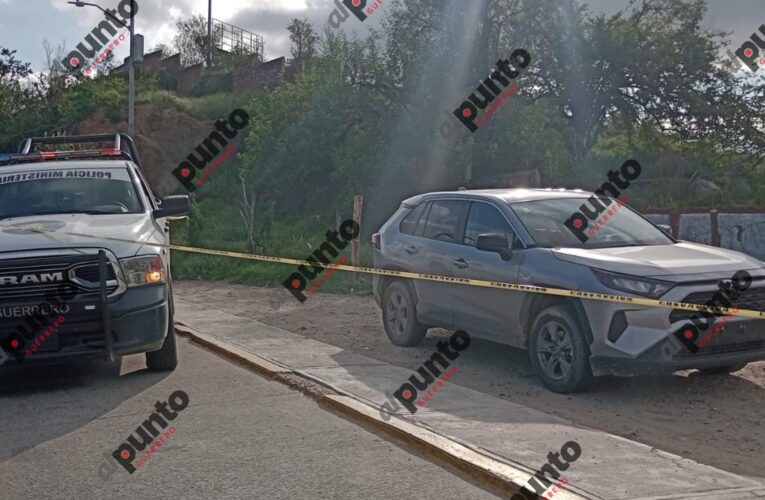 Abandonan camioneta con restos humanos en La Venta, Acapulco