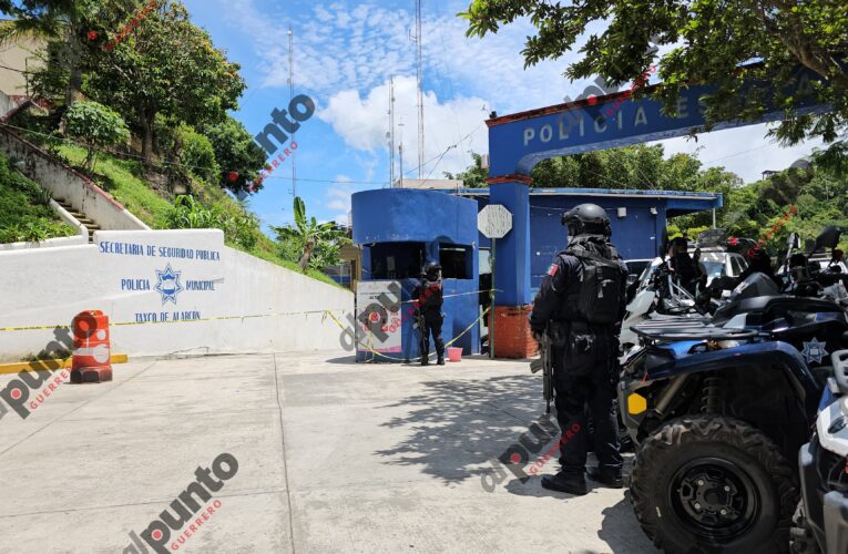 Detiene Fiscalía a 10 policías municipales de Taxco por secuestro agravado; 6 no acreditaron ser de la corporación