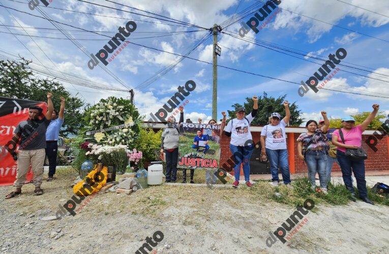 Sin avances en las investigaciones por asesinato de Yanqui Kothan; acusa Ayotzinapa