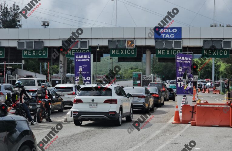 Vacacionistas saturan la caseta de Palo Blanco en su regreso después de las fiestas patrias