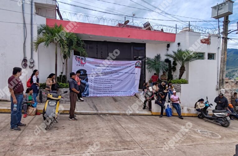 Cierra CETEG oficinas centrales de la SEG; exigen atención de demandas