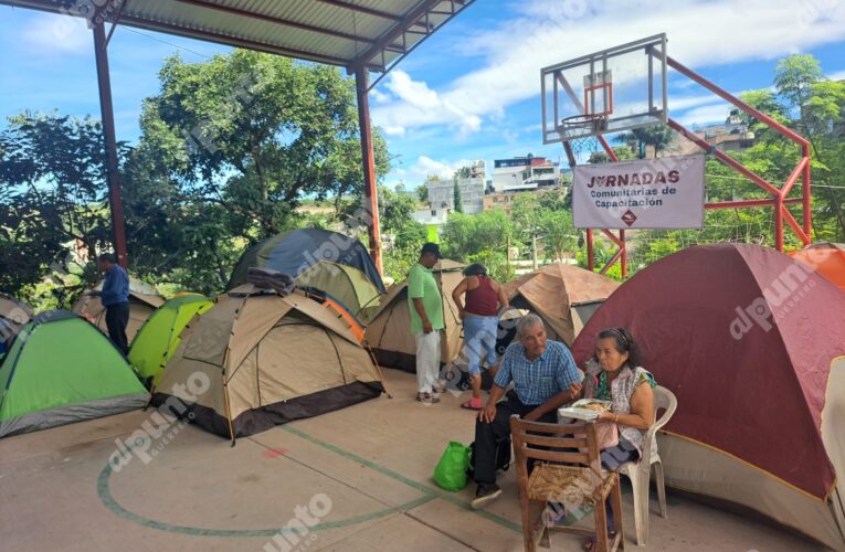 A casi un mes de John, 61 familias continúan viviendo en un albergue en la colonia Plan de Ayala