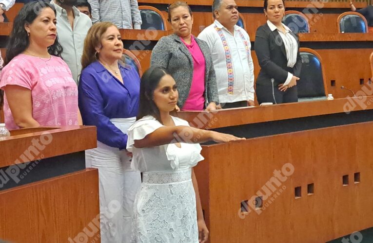 Rinde protesta Rosario Zúñiga, viuda de Salvador Villalba como alcaldesa de Copala