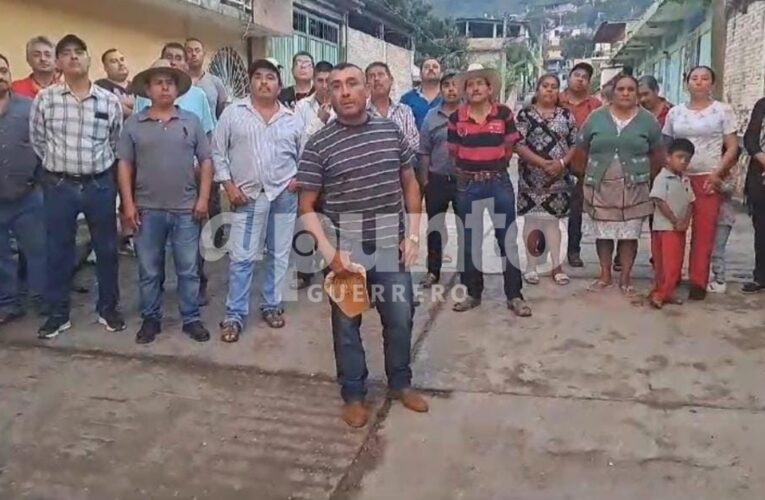 Sin clases desde hace casi un mes en Yextla por caminos destrozados, denuncian pobladores