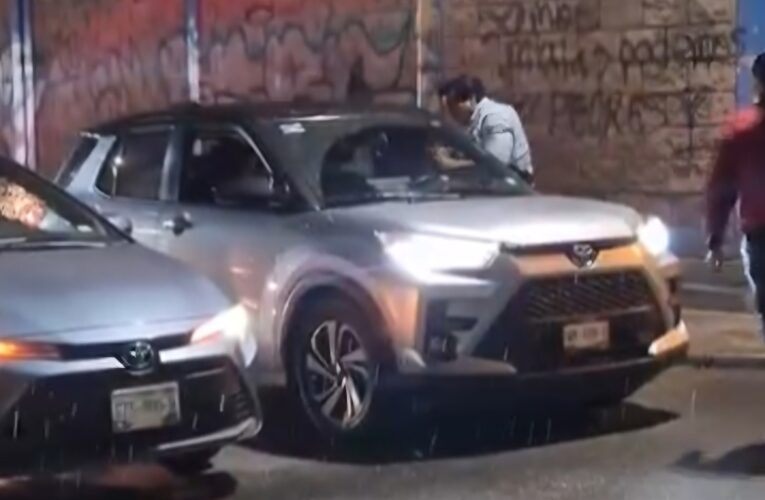Trabajador de diputada local de Morena golpea a un automovilista en Chilpancingo
