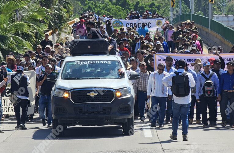 Marcha la CRAC en Chilpancingo para exigir autonomía de seguridad en pueblos indígenas