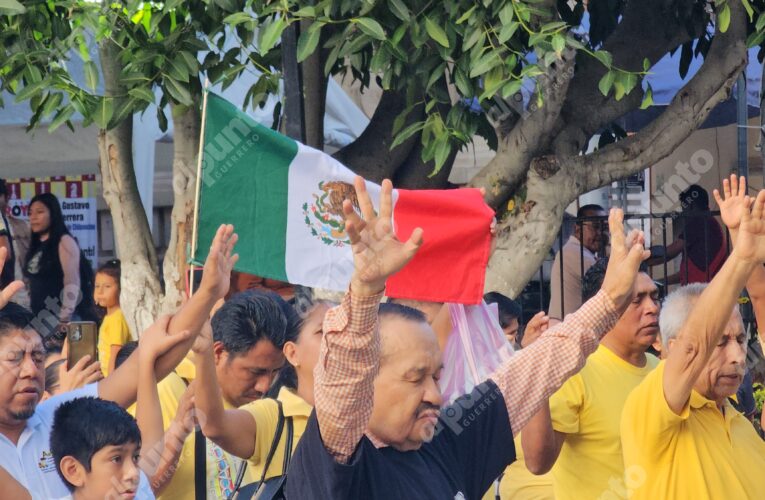 Realizan oración para pedir paz por Guerrero y Chilpancingo