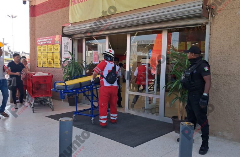 Hieren a “machetazos” a un  militar de sanidad dentro de un Soriana, en Acapulco