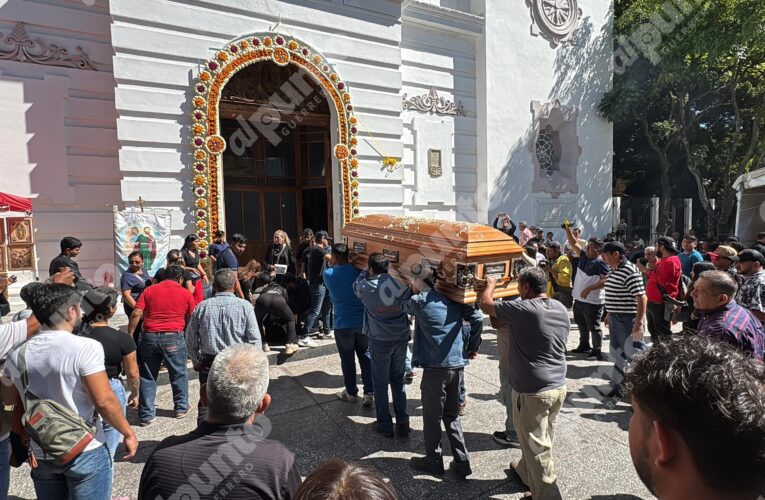 Despiden entre aplausos y llantos al presidente del Patronato de la Feria Martín Roberto