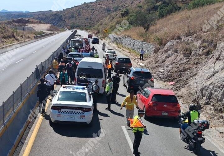 8 heridos dejó una carambola vehicular en la autopista del sol