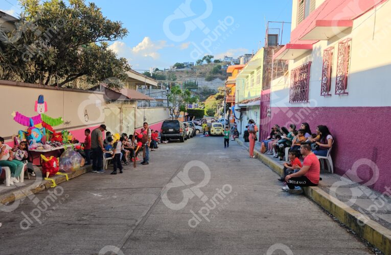 Festeja colectivo María Herrera el Día de Reyes a hijos de víctimas de asesinatos y desaparición