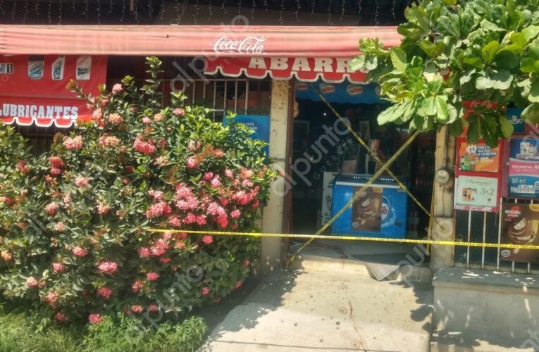 Irrumpen hombres armados en una miscelánea y matan a dos hombres y una mujer en Igualapa, Costa Chica