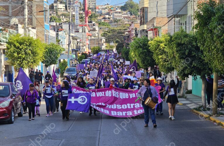Marchan mujeres en Chilpancingo contra la violencia y desapariciones