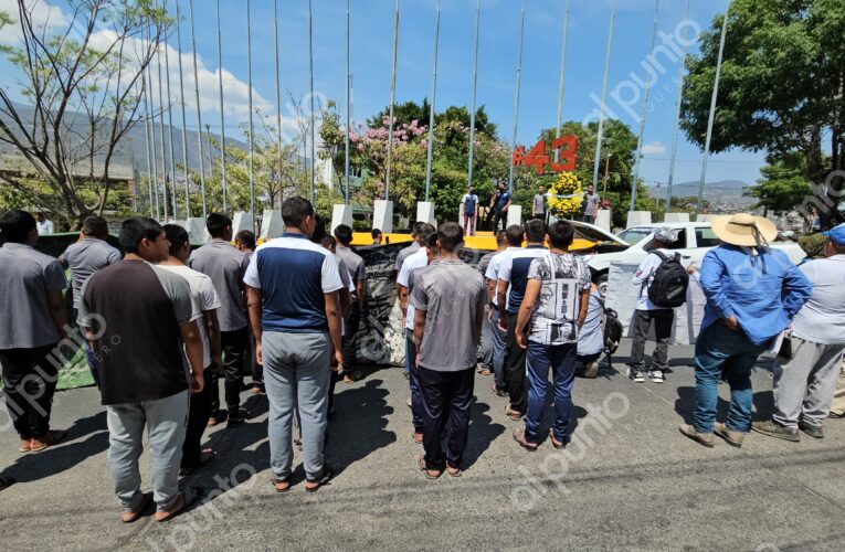 Por caso Teuchitlán, la Presidenta atendió a desaparecidos; reclaman en mitin por los 43