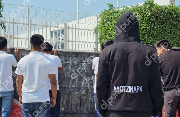 Pide madre de Yanqui Kothan cadena perpetua para los policías acusados del asesinato.