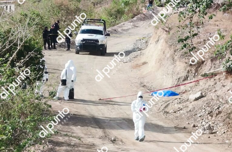 Hallan a un hombre muerto y degollado al norte de Chilpancingo.