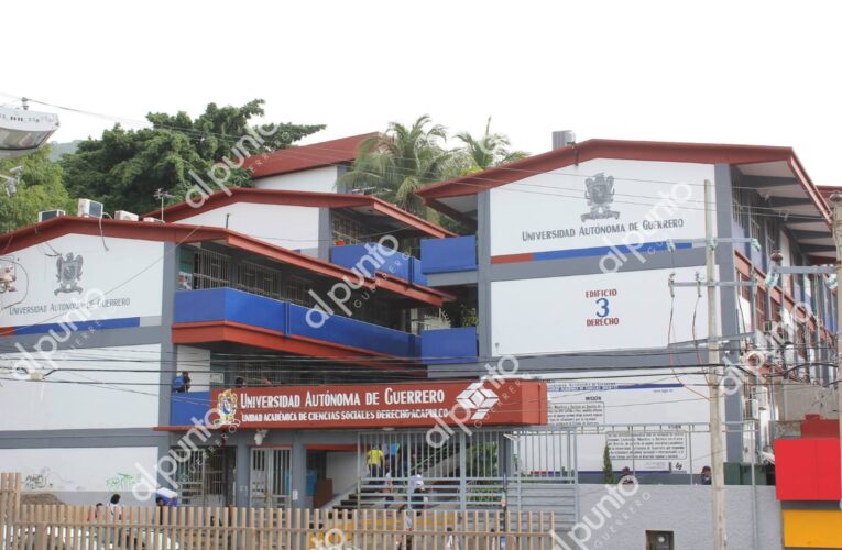 Atacan a balazos a un estudiante de la UAGro en su domicilio en Acapulco y muere en el hospital.