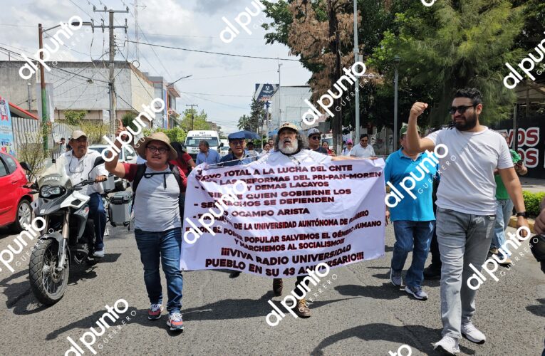 Marchan reporteros en Chilpancingo contra asesinatos y agresiones a periodistas.