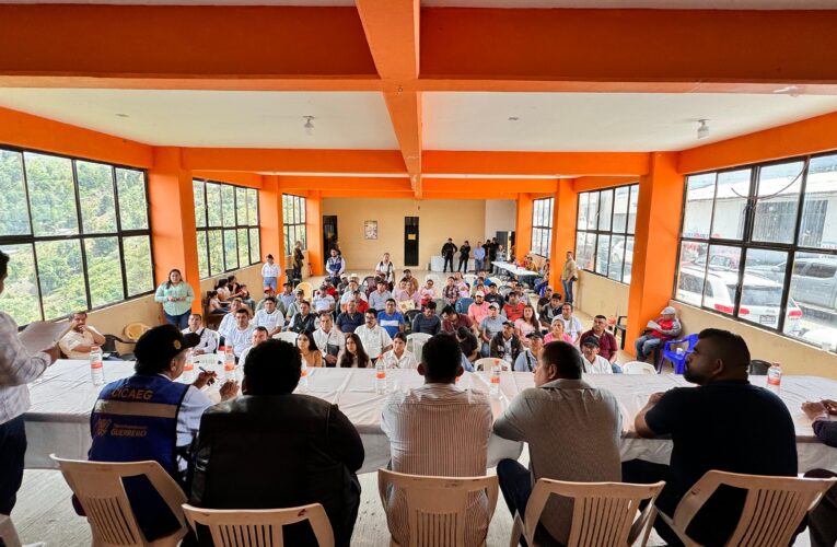 Comunidades serranas de Guerrero exigen atención a obras, salud y educación; dan un mes al gobierno estatal.