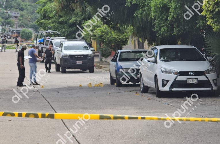 Matan a balazos a pasajero de un taxi en la colonia Morelos en Acapulco.