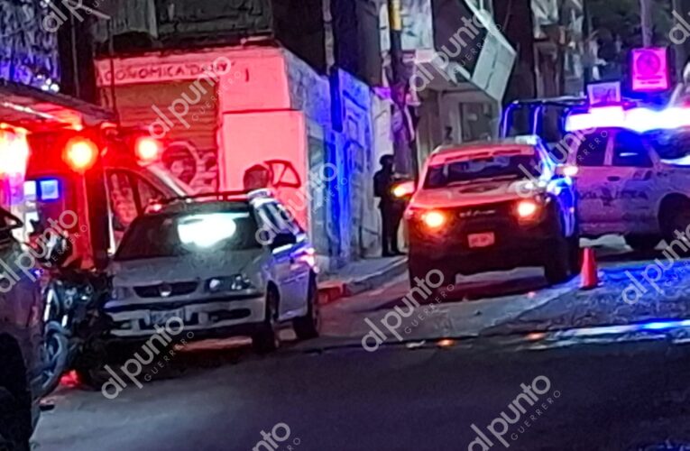 Ataque armado en bar de Chilpancingo deja un hombre muerto y una mujer herida.