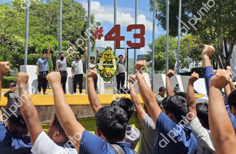 Exige Ayotzinapa a Claudia Sheinbaum, investigar a mandos militares por el caso de los 43.