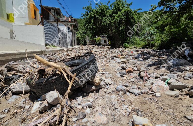 Piden vecinos desazolve en barranca de la colonia Huajal a once días de la tromba en Chilpancingo