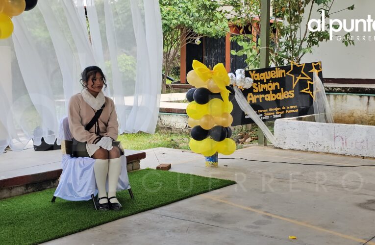 En Tixtla, solo una alumna se gradúa en telesecundaria en Plan de Guerrero