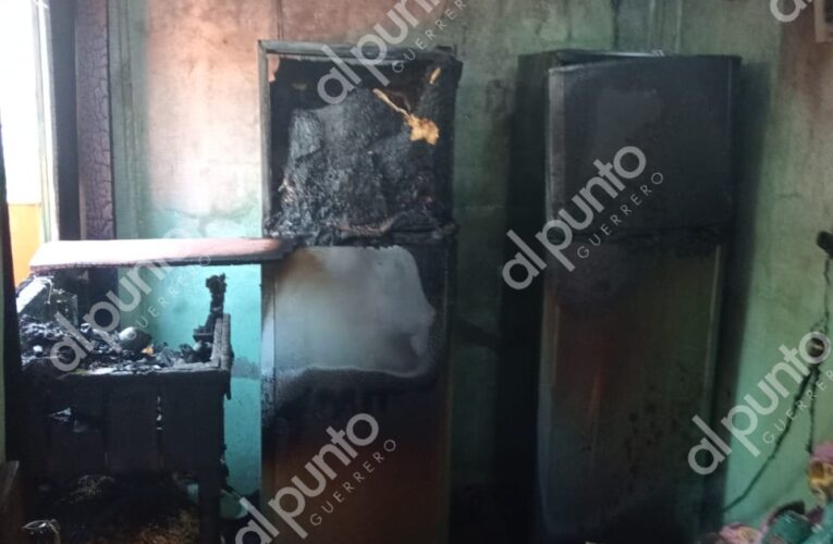 Atienden incendio en vivienda de Lomas del Sur; solo se reportan daños materiales