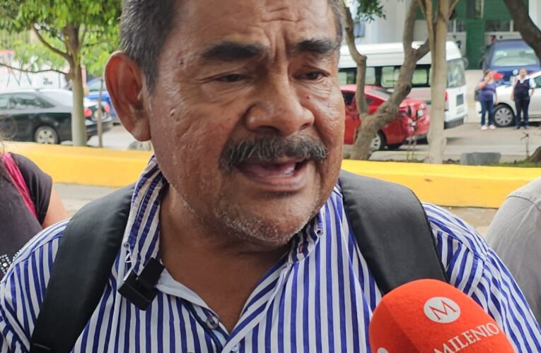 Pedro Segura se reunió con padres de los 43 antes de ser detenido; reveló información “que puede ayudar”