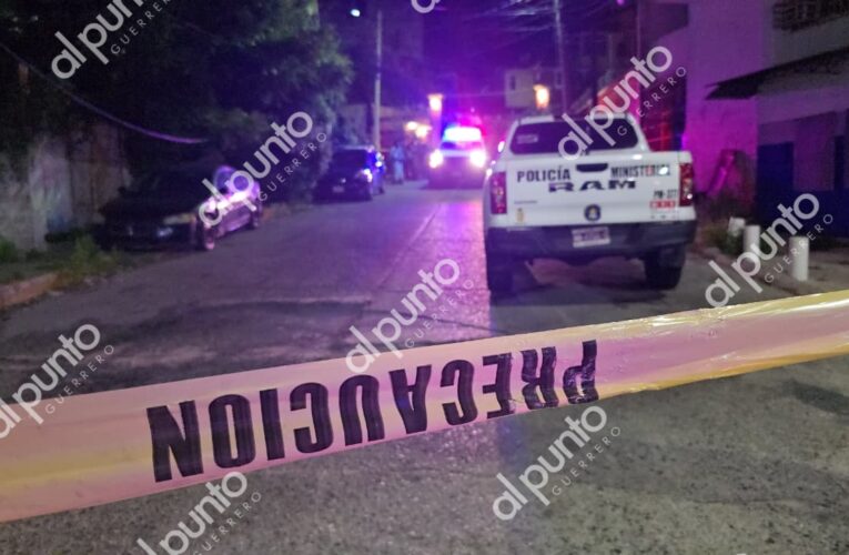 Acapulco: Hallan cuerpos de cuatro hombres torturados y asesinados con torniquete en Mozimba
