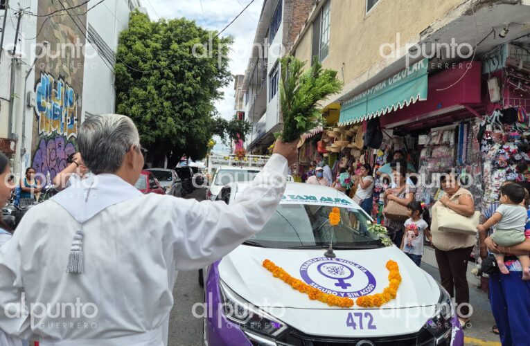 Bendicen a transportistas y unidades en Chilpancingo por festividad de la Asunción de María