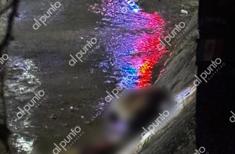 Hallan a 3 hombres asesinados a balazos en el encauzamiento Huacapa, frente al “Bar Bar”, en Chilpancingo