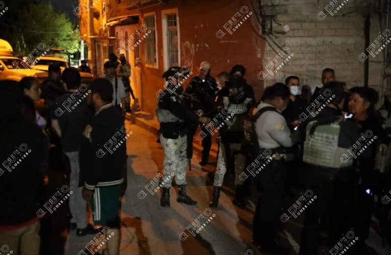 Retienen a agentes federales en Chilpancingo; vecinos los acusan de atacar a balazos a un joven, hijo de un militar en activo