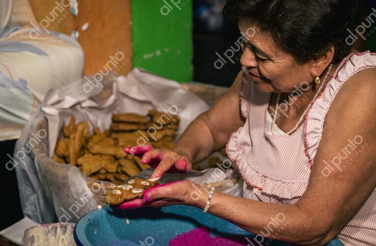 Tradición con sabor y herencia familiar: la panadería “Conchita” mantiene viva la elaboración del pan de muñeco en Chilapa