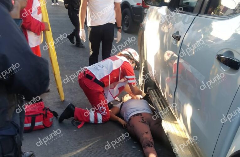 Atropellan a una mujer en el centro de Chilpancingo y la trasladan grave a un hospital