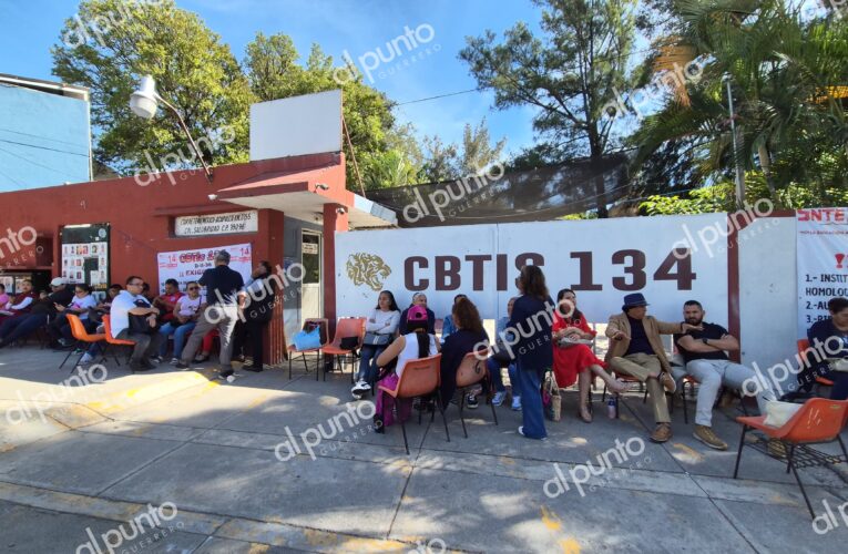 Paran labores en CBTis 134 en Chilpancingo; demandan mejoras laborales