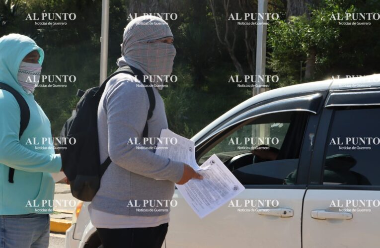 Normalistas de Ayotzinapa inician jornada de lucha con la toma de la caseta de Palo Blanco