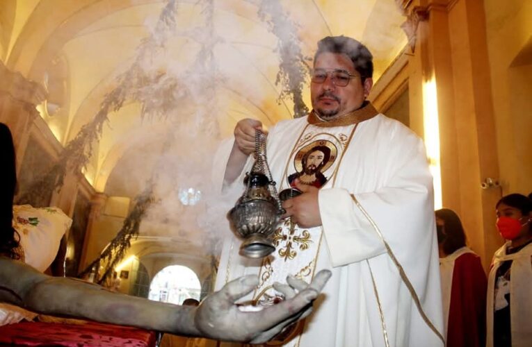 Por buscar la paz, sacerdote es desplazado de Guerrero