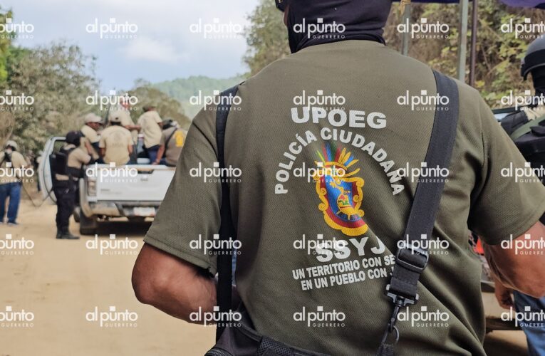 Policías comunitarias ingresan a comunidades desplazadas; se desata enfrentamiento en Tecoanapa