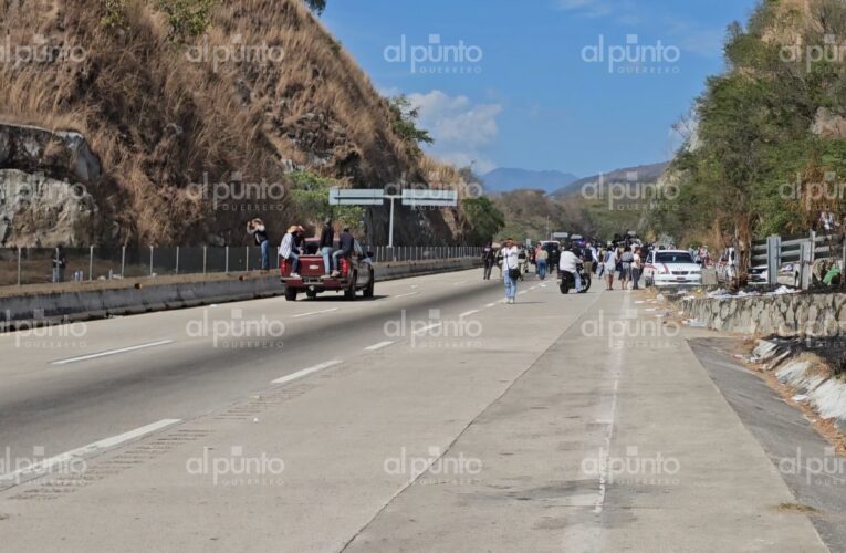 Liberan la Autopista del Sol tras casi siete horas de bloqueo en Tierra Colorada
