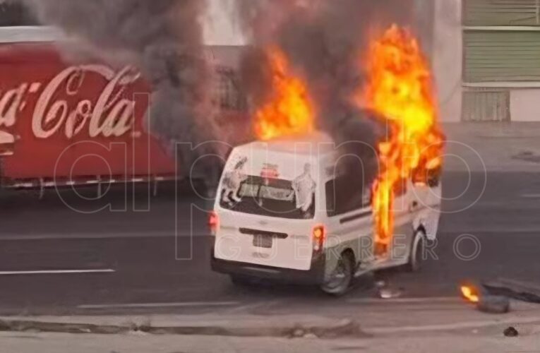 Ataque armado a urvan deja un chofer muerto y siete heridos en la Jardín Azteca de Acapulco