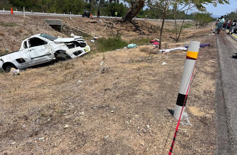 Mueren 5 integrantes de una familia en accidente automovilístico en Acapulco; hay una menor entre las víctimas y 9 heridos