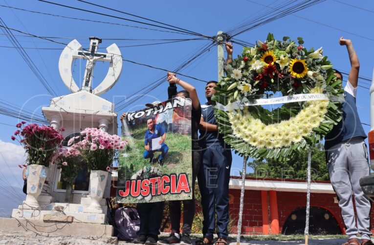 Conmemora Ayotzinapa 25 meses del asesinato de Yanqui Kothan