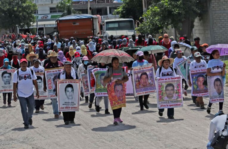Padres de Ayotzinapa denuncian pocos avances a casi 12 años de la desaparición de los 43