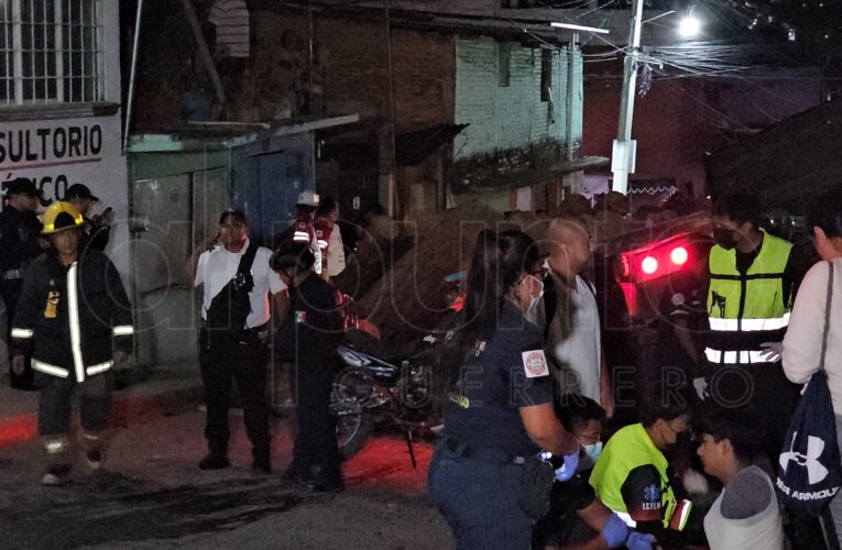 Camión trocero sin frenos embiste varios vehículos y una motocicleta en Chilpancingo; hay al menos 7 heridos