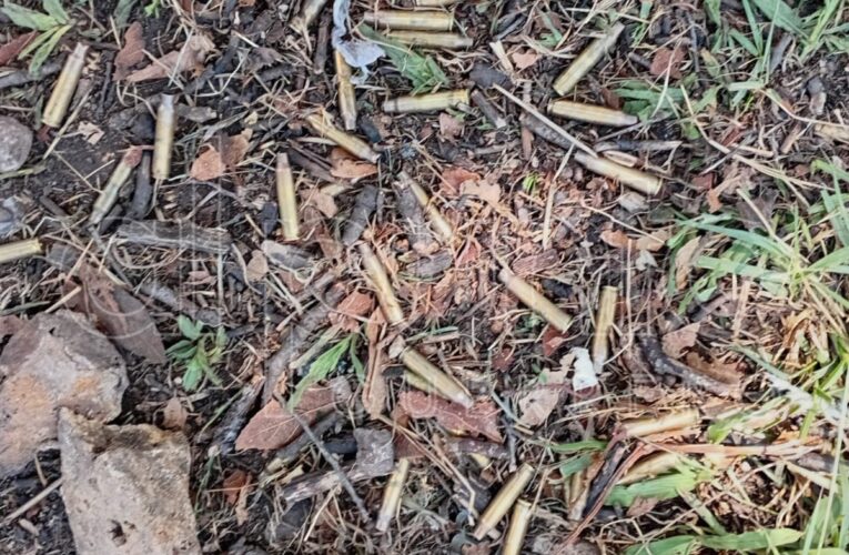 Encuentran restos de municiones en cerros de Huitzapula tras incursiones armadas
