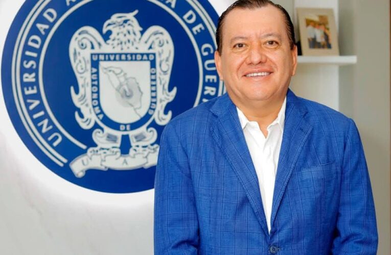 Javier Saldaña deja temporalmente la rectoría de la UAGro para contender por candidatura de Morena en Guerrero