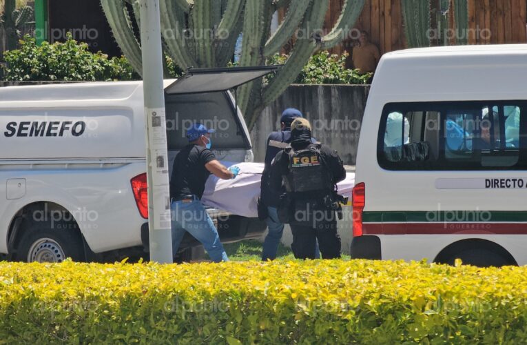 Armados en motocicleta ejecutan a chofer de una urvan del servicio público en Chilpancingo