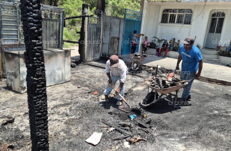 Familia solicita apoyo tras perder su patrimonio en un incendio en Chilpancingo